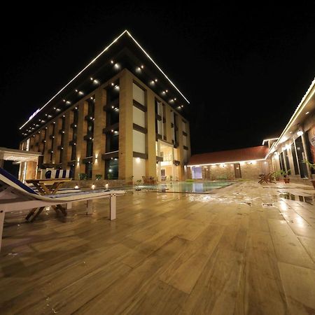 Sarovar Portico, Somnāth Eksteriør billede